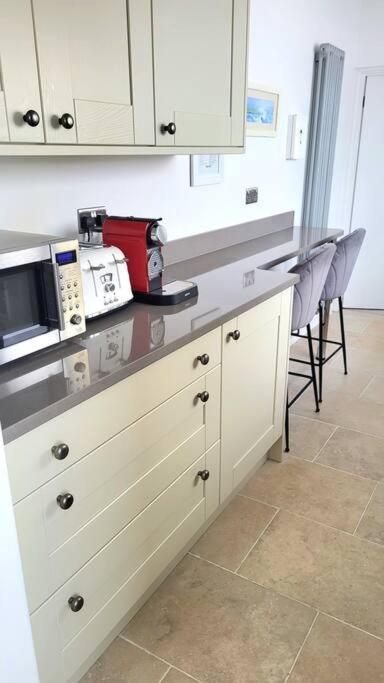 וויימות' Bosun'S Cottage Luxury Stay In The Heart Of Town מראה חיצוני תמונה