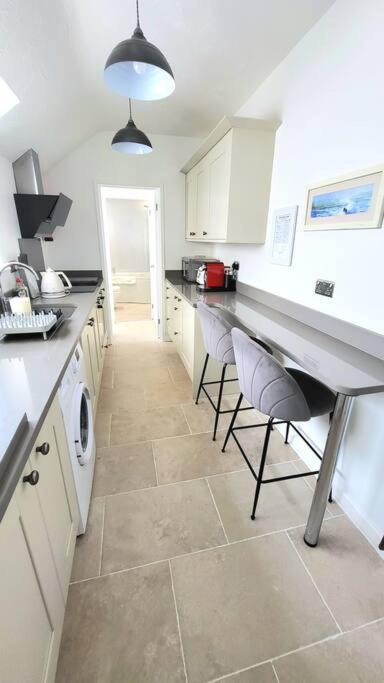 וויימות' Bosun'S Cottage Luxury Stay In The Heart Of Town מראה חיצוני תמונה